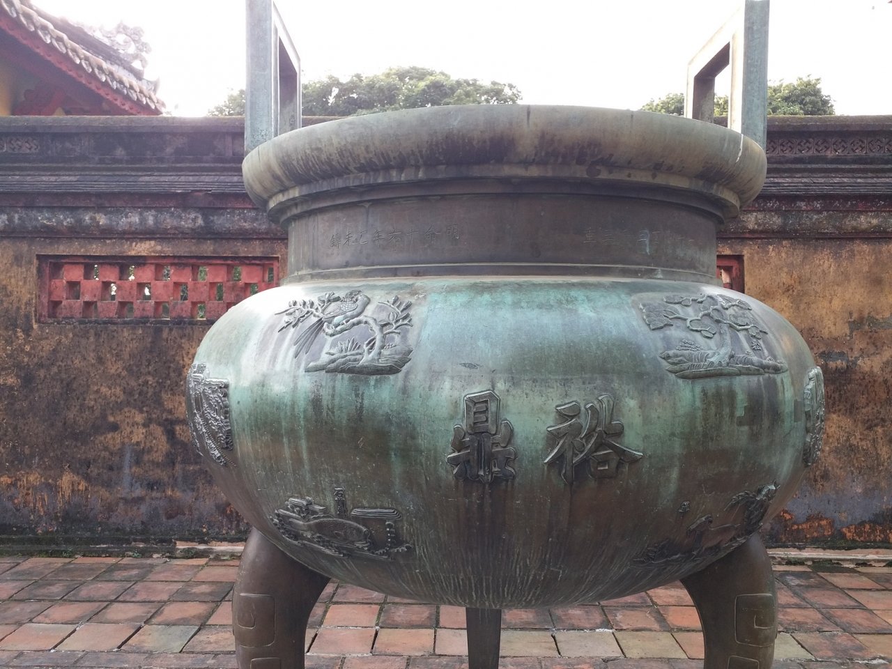 ngam-cuu-dinh-nuc-tieng-o-manh-dat-co-do-hue