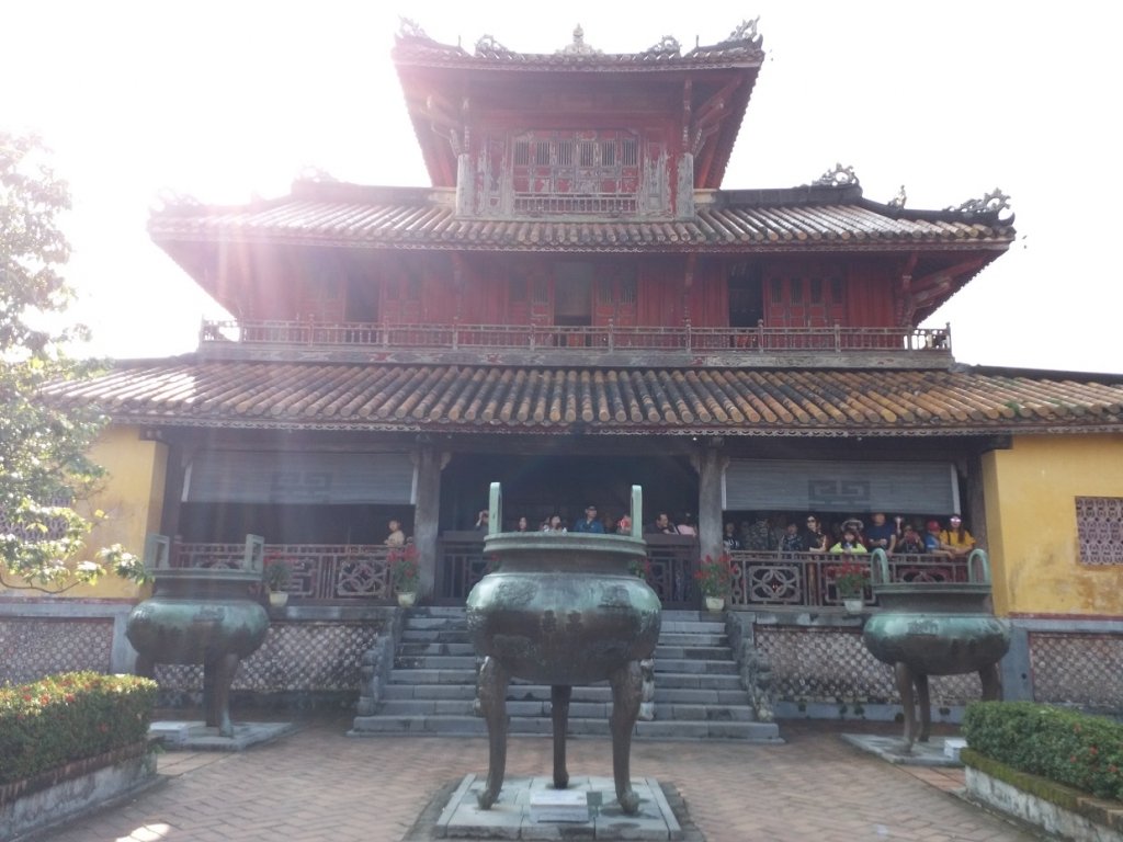 ngam-cuu-dinh-nuc-tieng-o-manh-dat-co-do-hue