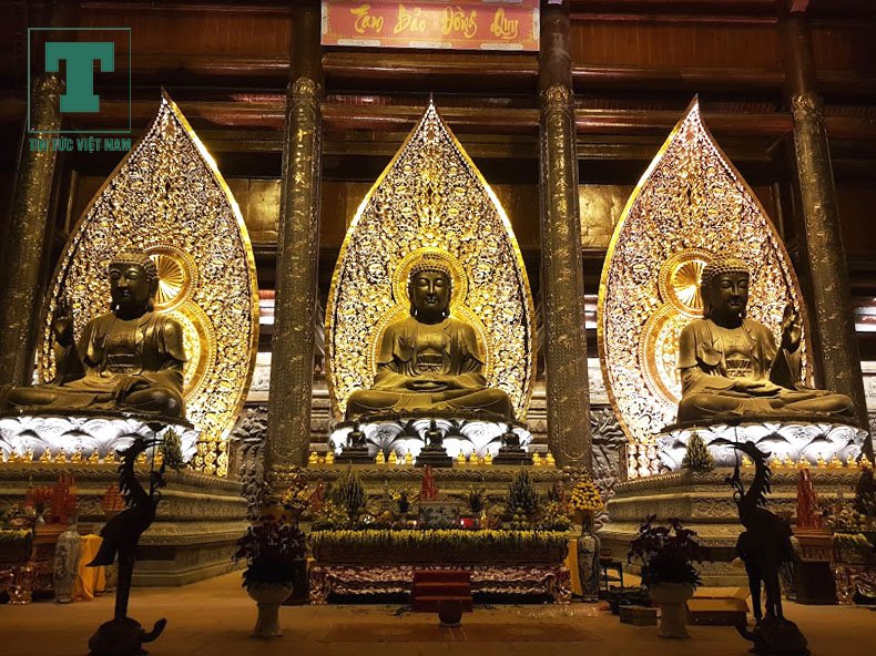 chiem-nguong-ve-dep-ngoi-chua-lon-nhat-viet-nam