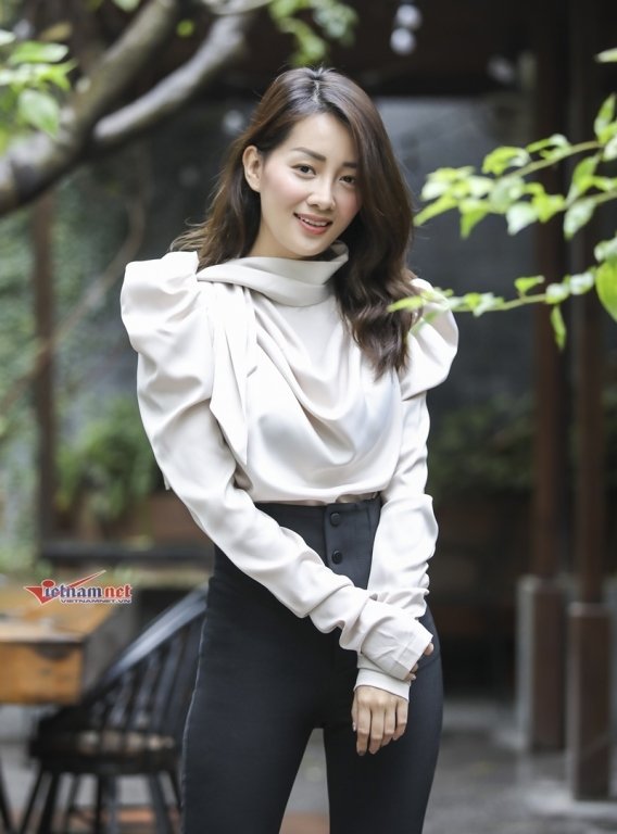 MC Quỳnh Chi trả lời tin đồn yêu đồng giới BTV Thùy Dung