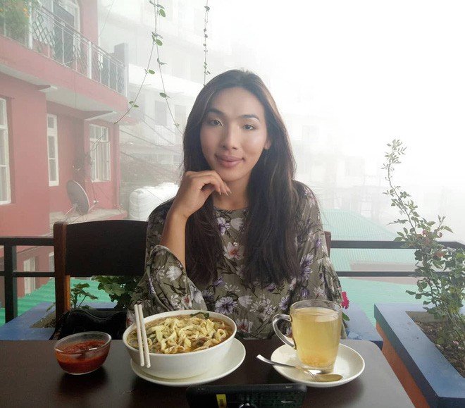 nha-su-roi-bo-tu-vien-tro-thanh-nguoi-mau-chuyen-gioi-noi-tieng-tren-mxh