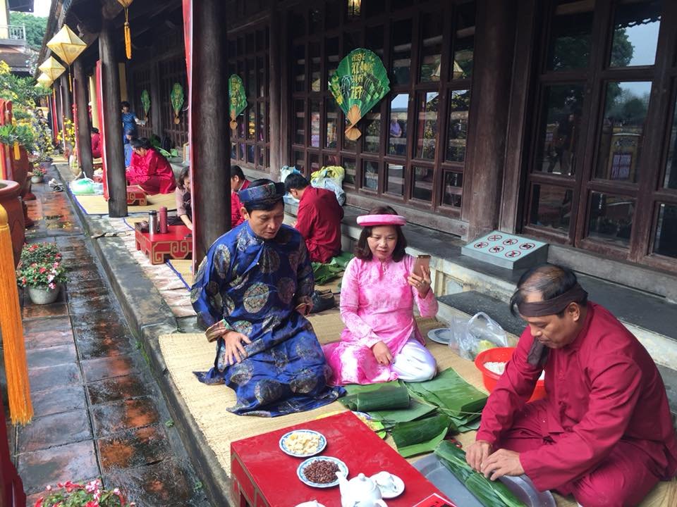 chum-anh-loat-le-hoi-soi-dong-dien-ra-o-xu-hue-mong-mo