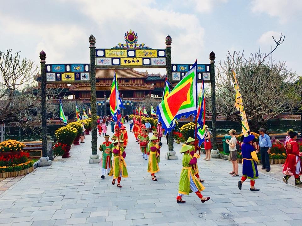 chum-anh-loat-le-hoi-soi-dong-dien-ra-o-xu-hue-mong-mo