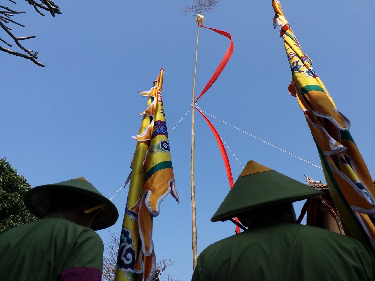 chum-anh-loat-le-hoi-soi-dong-dien-ra-o-xu-hue-mong-mo