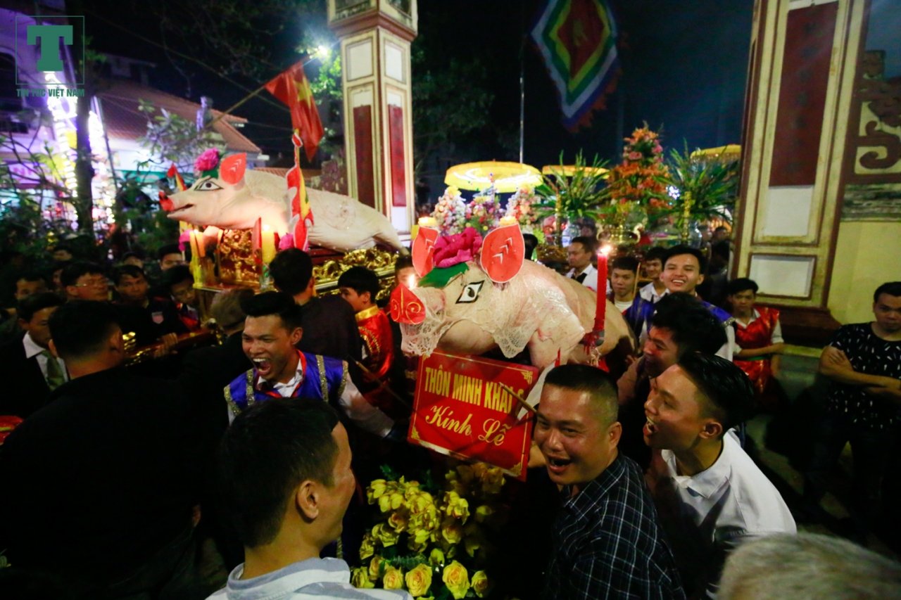 doc-dao-le-hoi-ruoc-ong-lon-khong-lo-tai-lang-la-phu