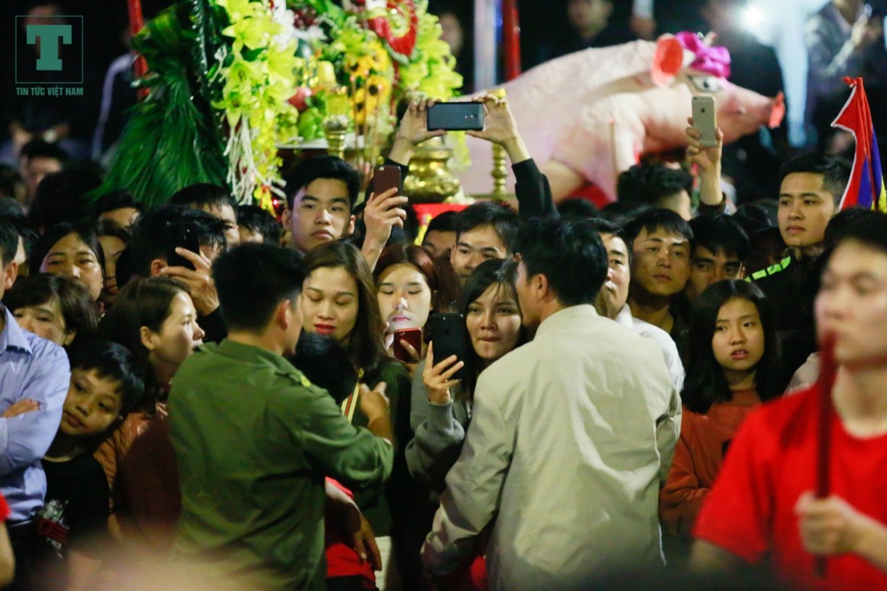 doc-dao-le-hoi-ruoc-ong-lon-khong-lo-tai-lang-la-phu