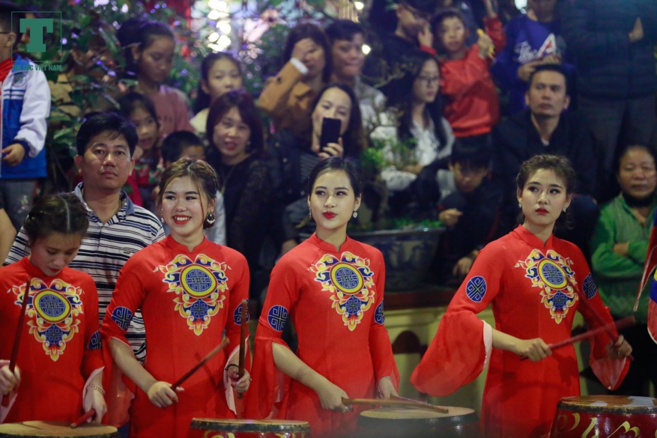 doc-dao-le-hoi-ruoc-ong-lon-khong-lo-tai-lang-la-phu