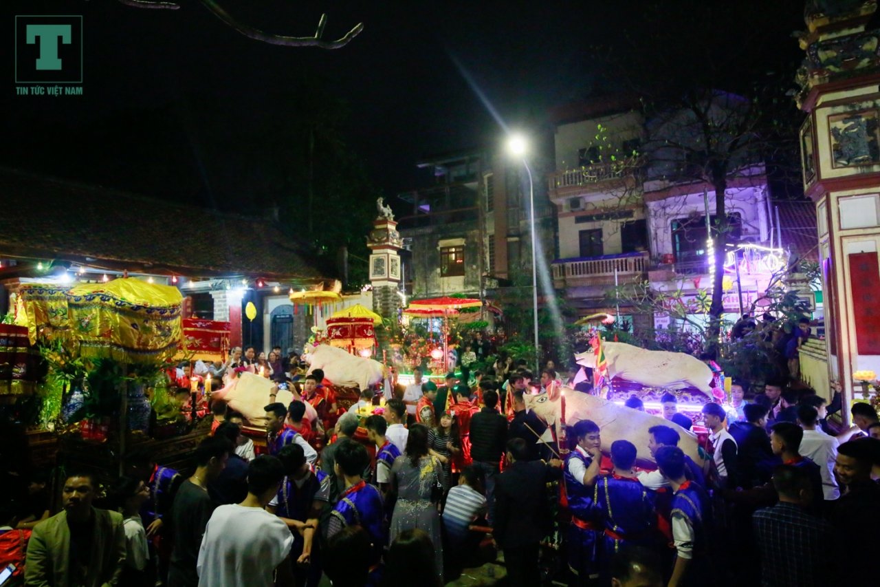 doc-dao-le-hoi-ruoc-ong-lon-khong-lo-tai-lang-la-phu