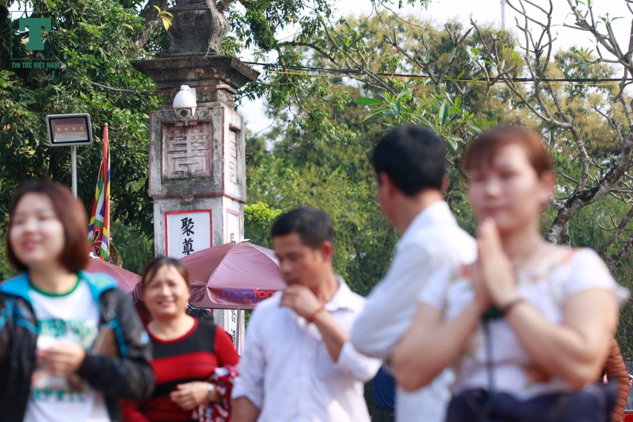 tran-dia-hang-rao-thep-o-khap-noi-tai-den-tran