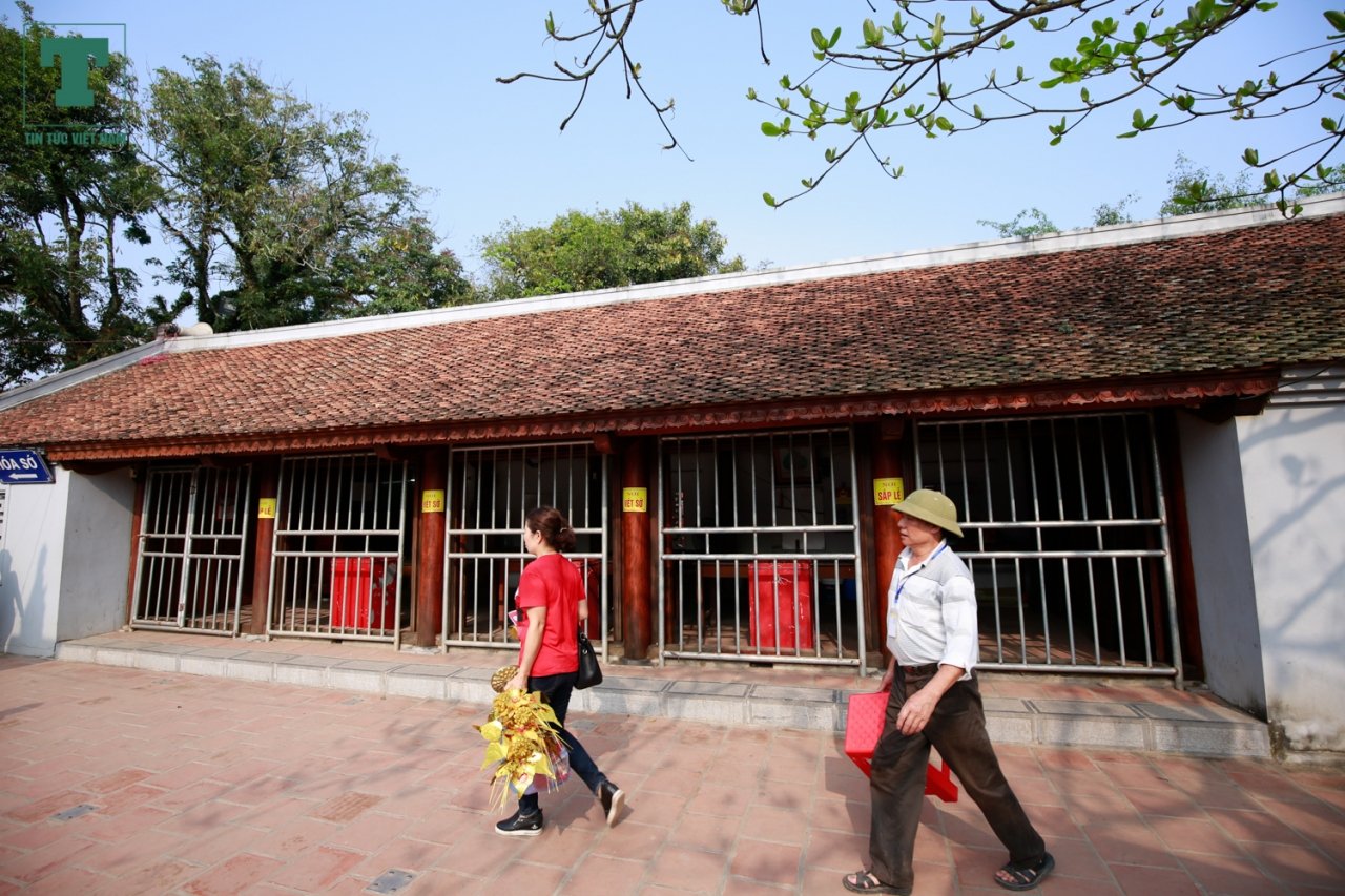 tran-dia-hang-rao-thep-o-khap-noi-tai-den-tran