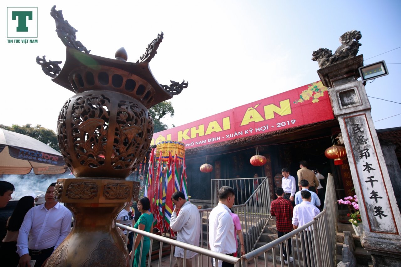 tran-dia-hang-rao-thep-o-khap-noi-tai-den-tran