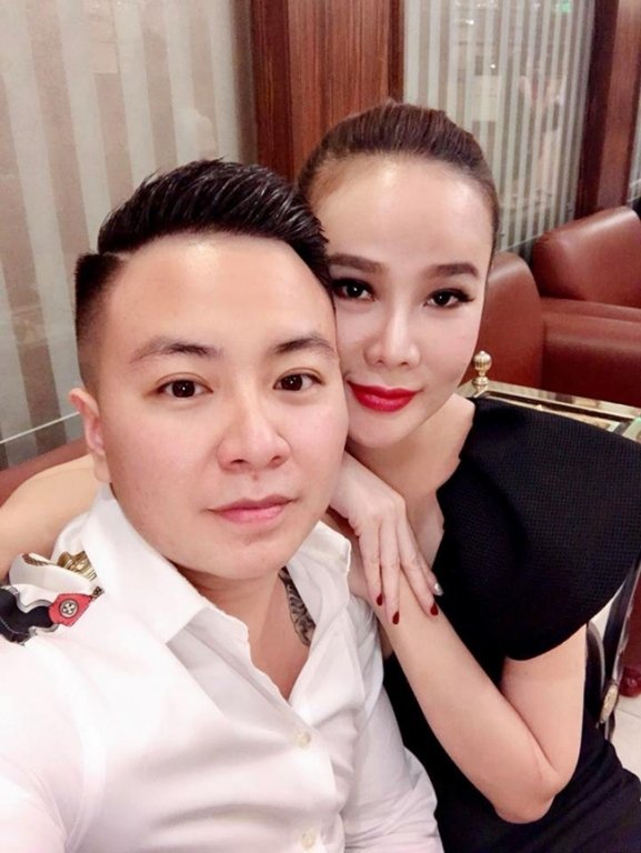 Cuộc sống của mỹ nữ U40 trải qua 2 đời chồng, 100 cuộc tình
