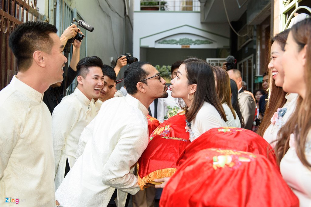 dan-sao-viet-quay-tung-bung-o-le-ruoc-dau-dien-vien-gao-nep-gao-te