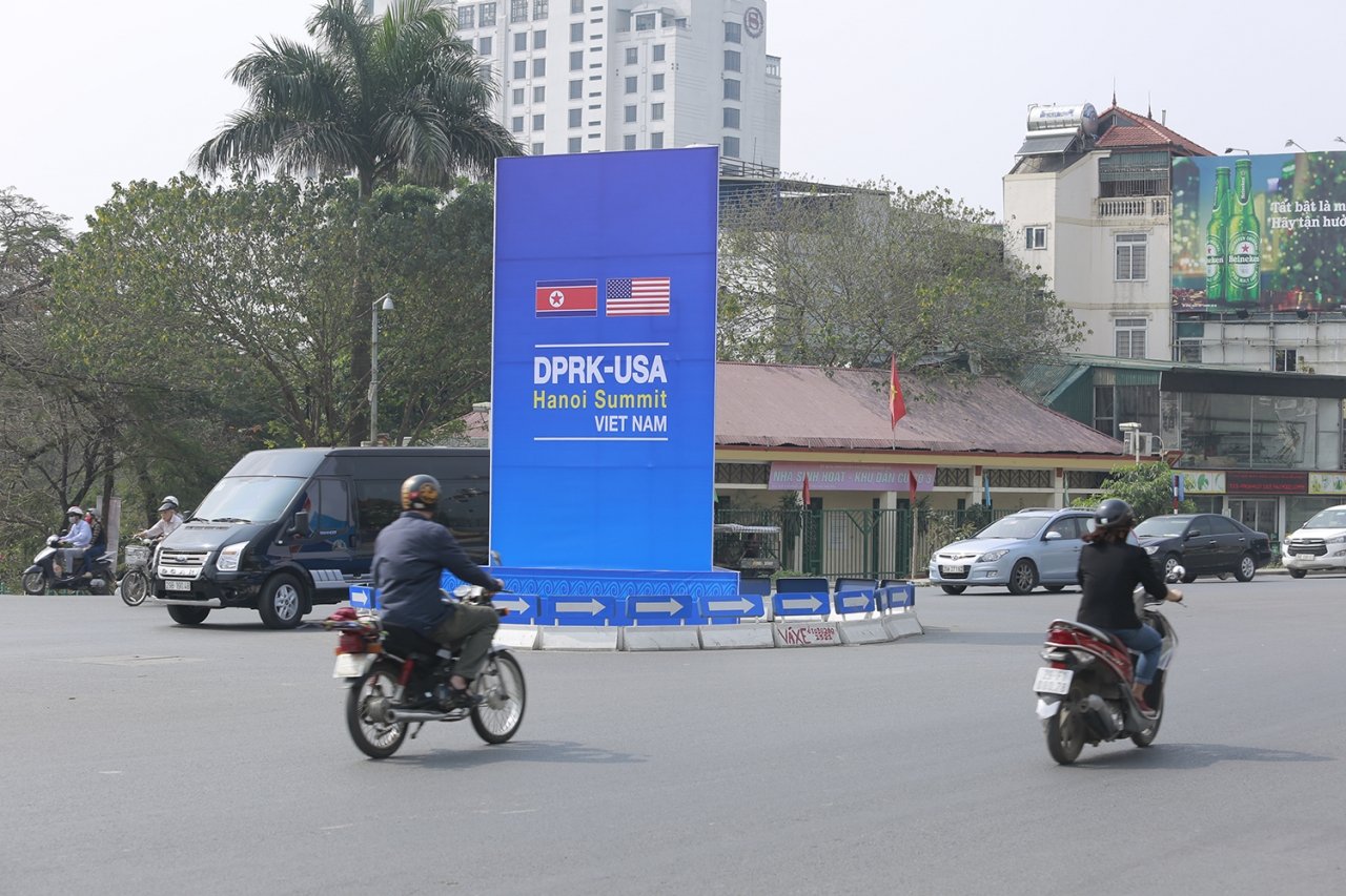 ha-noi-trang-tri-pho-phuong-chuan-bi-cho-cuoc-gap-thuong-dinh-my-trieu-dau-tien
