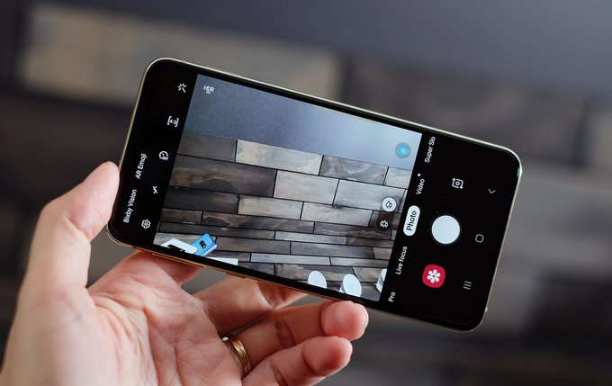 Ảnh thực tế Samsung Galaxy S10e nhiều màu sắc