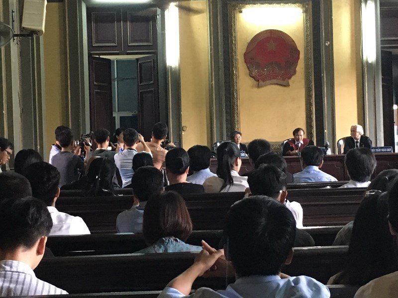 Chủ tọa khuyên gì với vợ chồng cà phê Trung Nguyên?