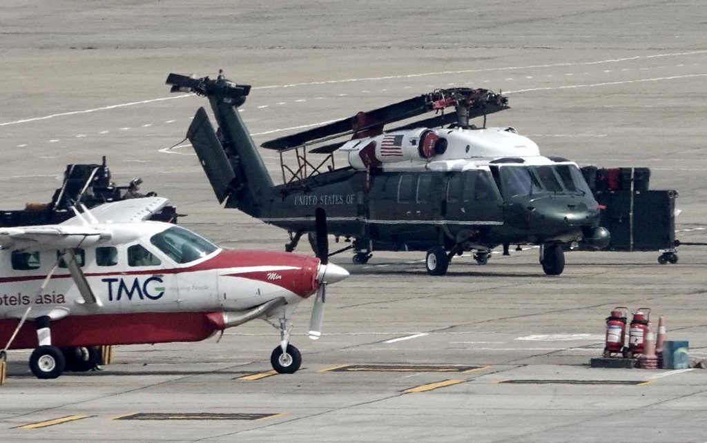 Ngua tho C-17 cua Khong quan My va 3 tieng o san bay Noi Bai hinh anh 4