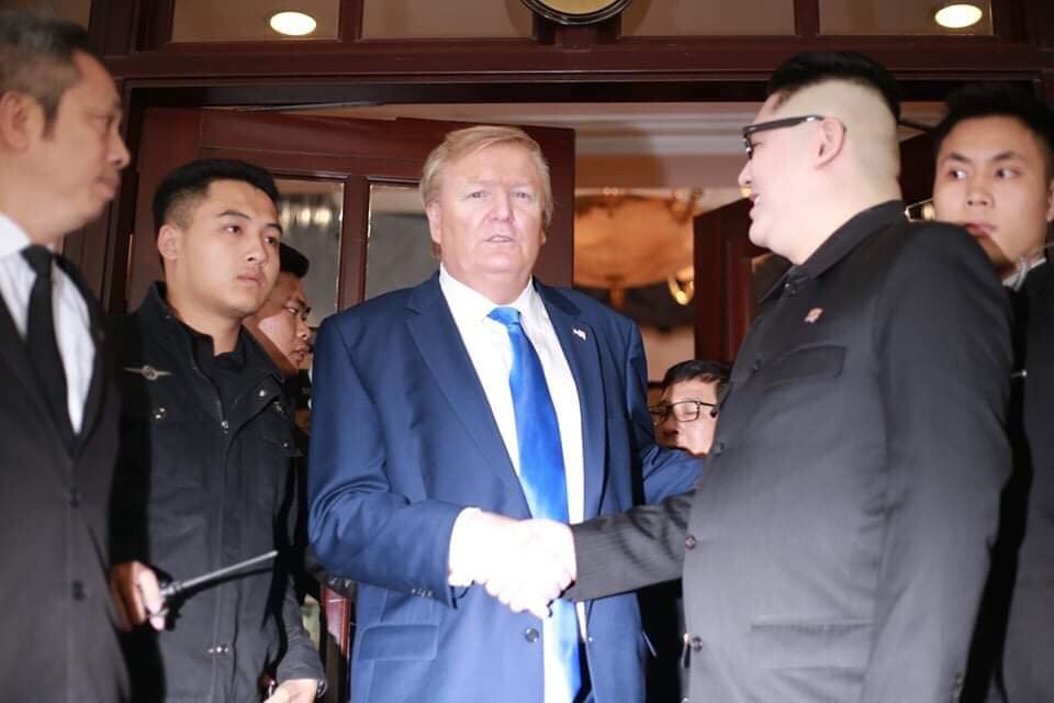 ban-sao-kim-jong-un-va-trump-den-ha-noi-xuat-hien-day-bat-ngo-tai-ha-noi