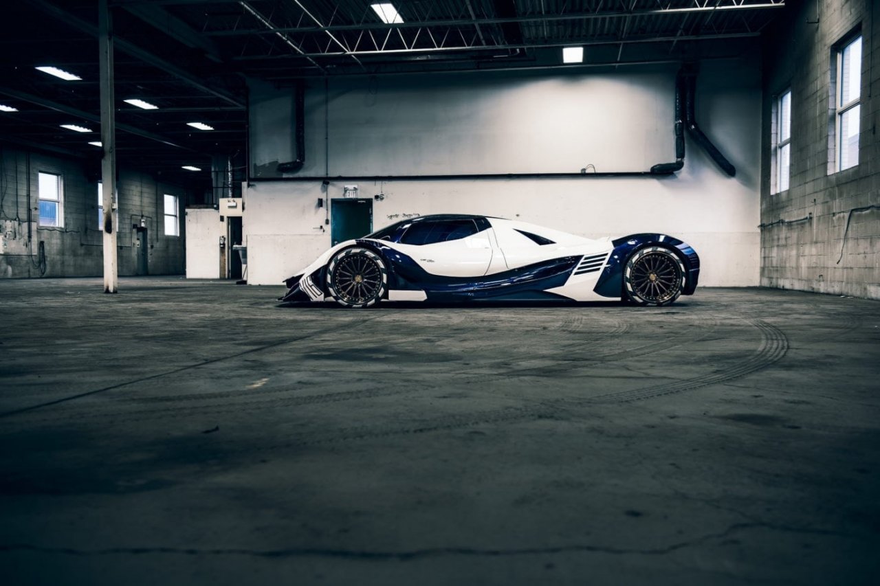 devel-sixteen-ac-quy-trieu-do-co-the-danh-bai-bugatty-chiron
