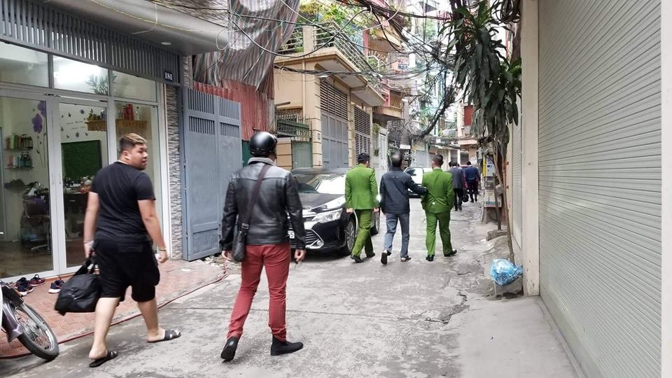 cong-an-kham-xet-nha-hai-cuu-bo-truong-nguyen-bac-son-va-truong-minh-tuan