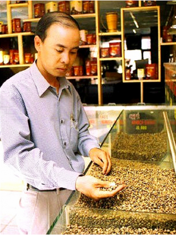 hanh-trinh-ong-chu-trung-nguyen-mang-giac-mo-tu-que-ngheo-ra-the-gioi