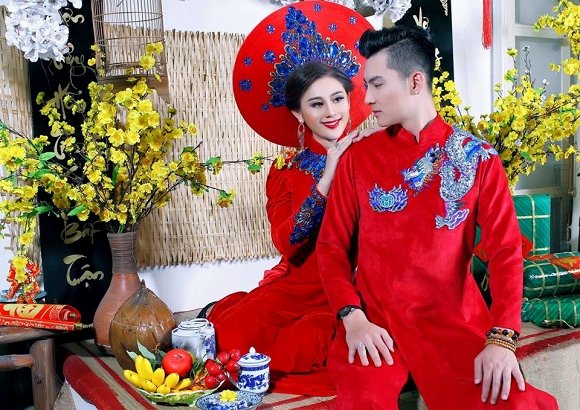 bao-trung-quoc-dua-tin-ve-viec-ca-si-chuyen-gioi-lam-khanh-chi-sinh-con