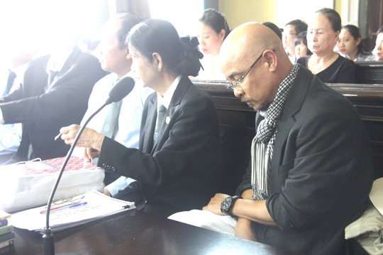 Chủ tọa khuyên vợ 