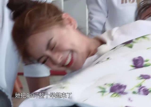 angela-baby-bi-tat-thang-tay-tren-truyen-hinh-va-su-that-dang-sau