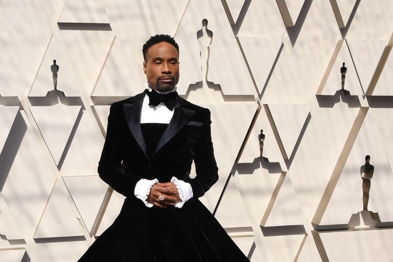 dien-chiec-dam-nhung-do-so-nam-dien-vien-nay-chiem-spotlight-tren-tham-do-oscar-2019