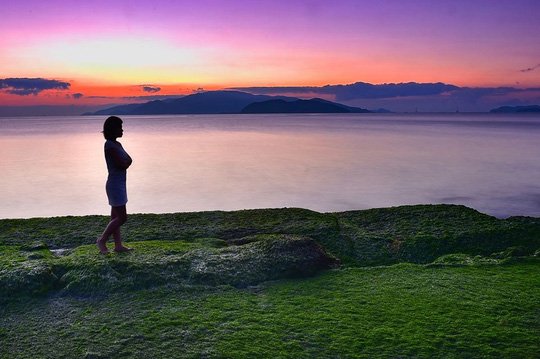 Ngắm bãi rêu xanh tuyệt đẹp hút khách ở Nha Trang