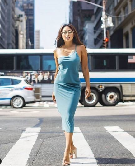 Thân hình bốc lửa của nữ MC gốc Việt dẫn hậu trường Oscar 2019