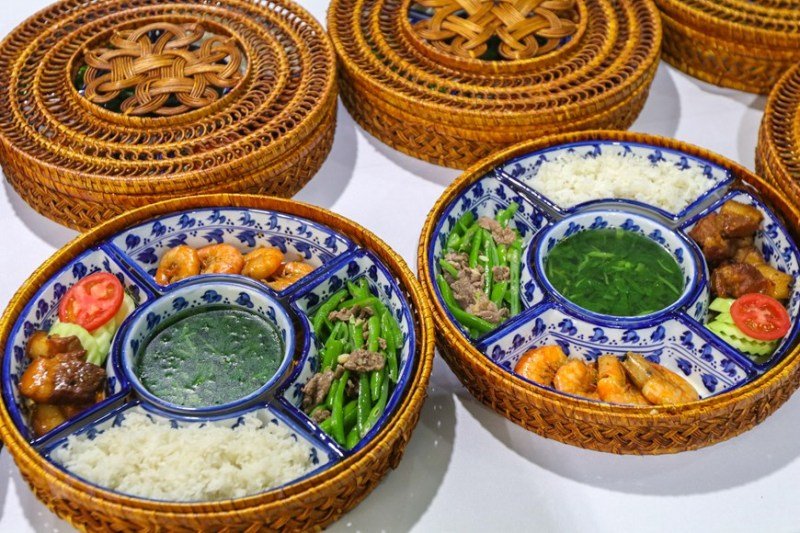 bua-trua-5-sao-danh-cho-phong-vien-quoc-te-dua-tin-hoi-nghi-thuong-dinh-my-trieu-tai-imc