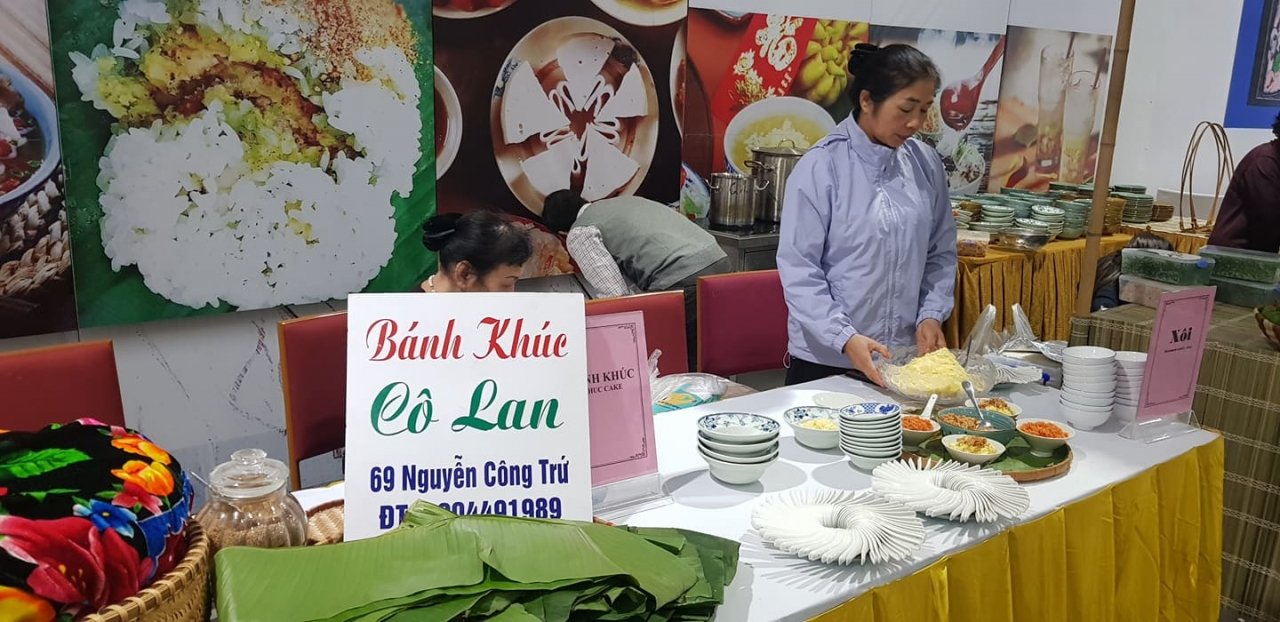 bua-trua-5-sao-danh-cho-phong-vien-quoc-te-tai-imc