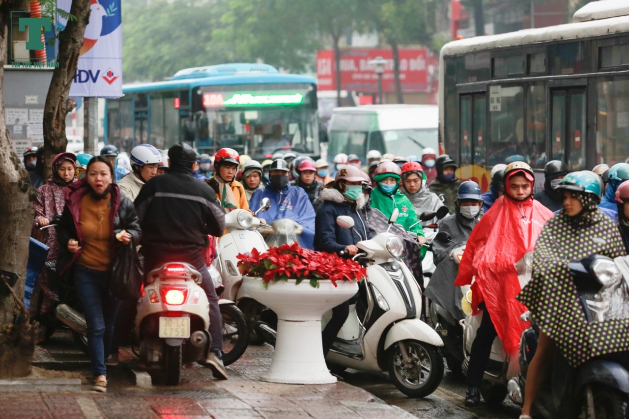 cau-chuong-duong-tac-kinh-hoang-truoc-gio-cam-luu-thong-phuc-vu-thuong-dinh-my-trieu