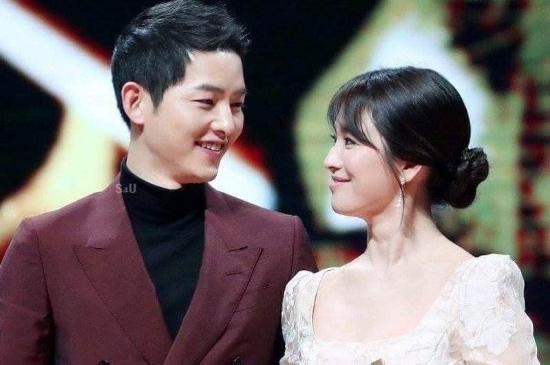 cu-dan-mang-tiep-tuc-tung-bang-chung-song-joong-ki-va-song-hye-kyo-da-ly-hon