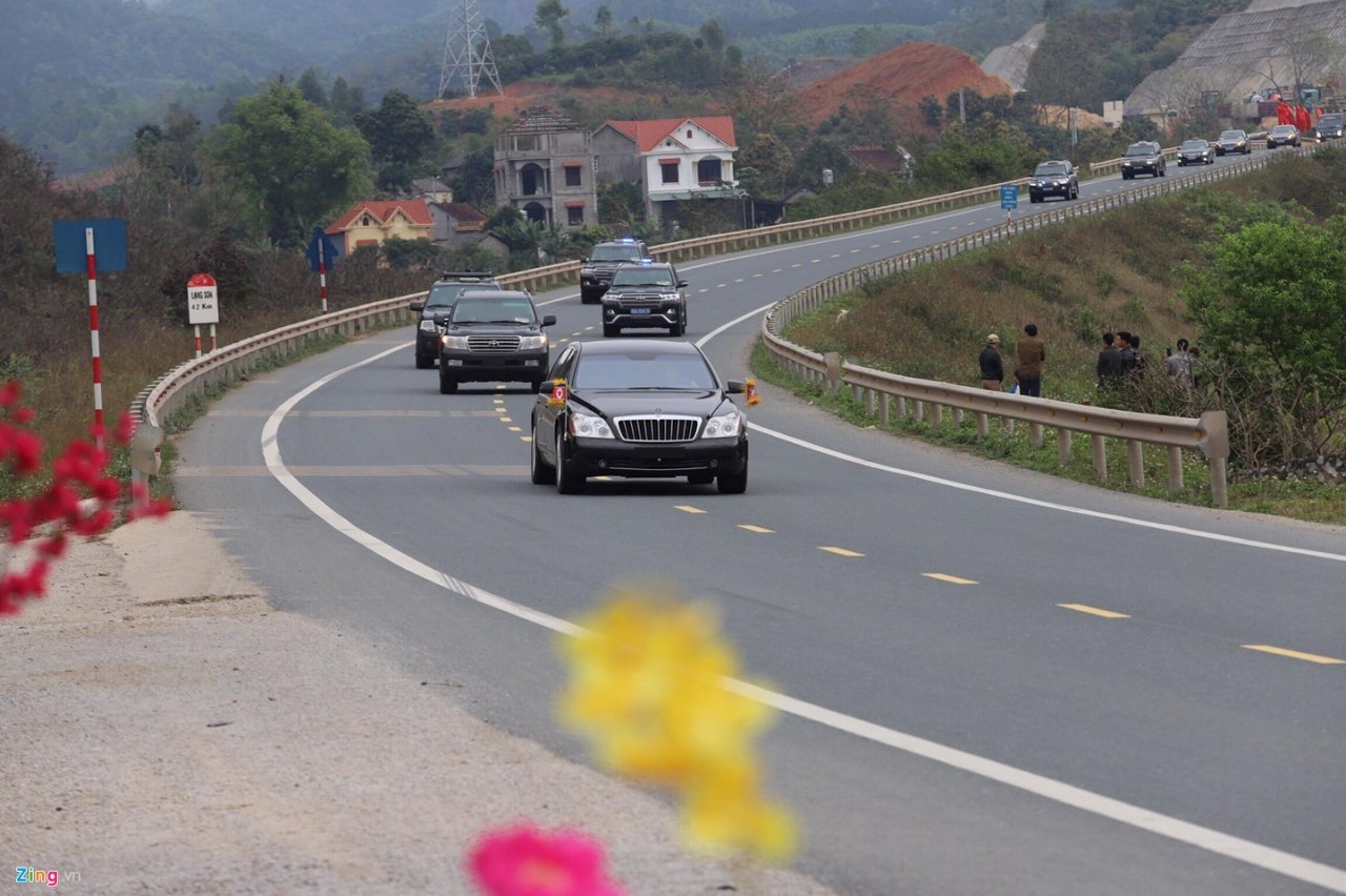 doi-hinh-xe-ho-tong-ong-kim-jong-un-ve-ha-noi-van-hanh-the-nao