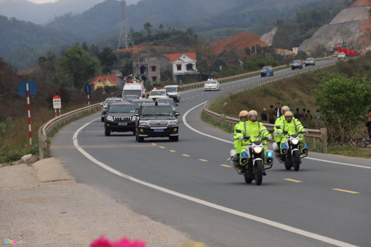 doi-hinh-xe-ho-tong-ong-kim-jong-un-ve-ha-noi-van-hanh-the-nao