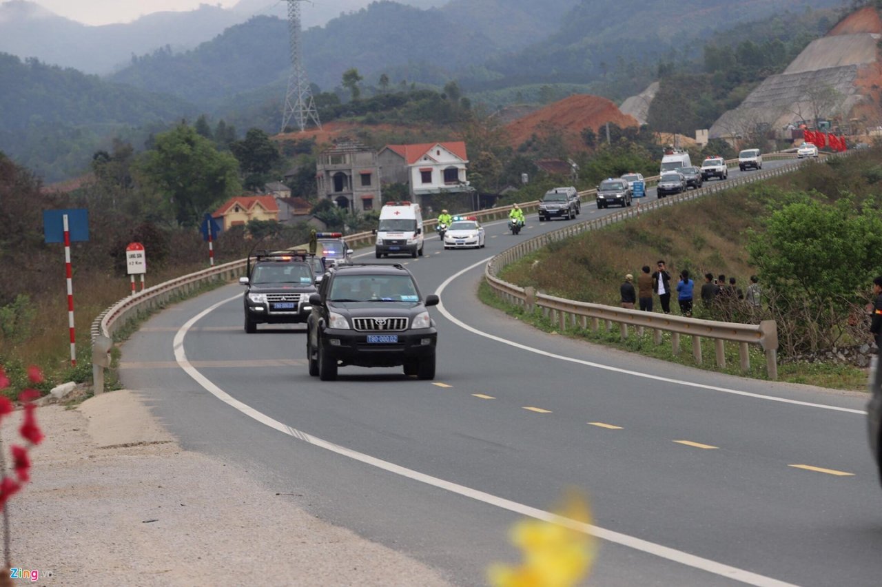 doi-hinh-xe-ho-tong-ong-kim-jong-un-ve-ha-noi-van-hanh-the-nao