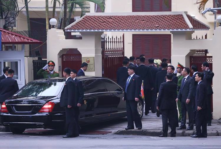 hinh-anh-ve-hoat-dong-dau-tien-cua-chu-tich-trieu-tien-kim-jong-un-tai-ha-noi
