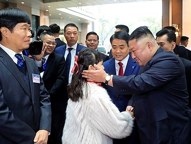 hinh-anh-ve-hoat-dong-dau-tien-cua-chu-tich-trieu-tien-kim-jong-un-tai-ha-noi