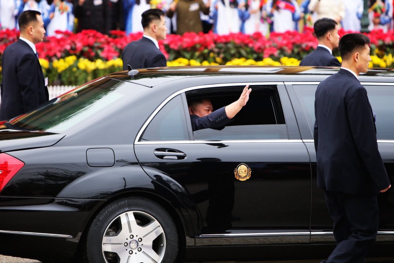 hinh-anh-ve-hoat-dong-dau-tien-cua-chu-tich-trieu-tien-kim-jong-un-tai-ha-noi