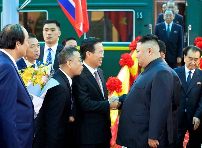 hinh-anh-ve-hoat-dong-dau-tien-cua-chu-tich-trieu-tien-kim-jong-un-tai-ha-noi
