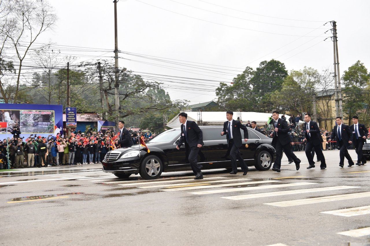 hinh-anh-ve-hoat-dong-dau-tien-cua-chu-tich-trieu-tien-kim-jong-un-tai-ha-noi