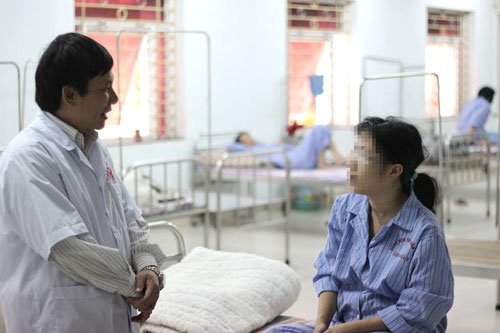 ngay-thay-thuoc-viet-nam-nhung-gian-kho-van-gianh-ve-y-duc