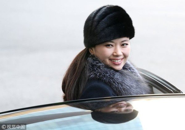 nu-ca-si-quyen-luc-nhat-trieu-tien-theo-chan-ong-kim-jong-un-toi-ha-noi