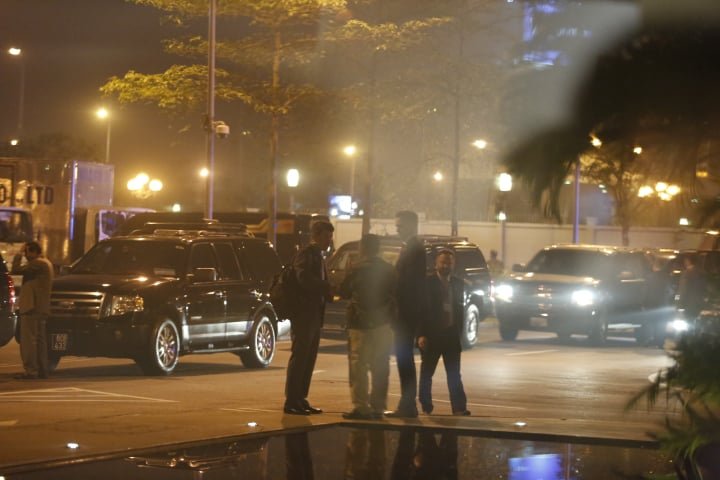 quai-thu-duoc-lau-sach-cho-don-tong-thong-donald-trump-ha-canh-xuong-san-bay-noi-bai