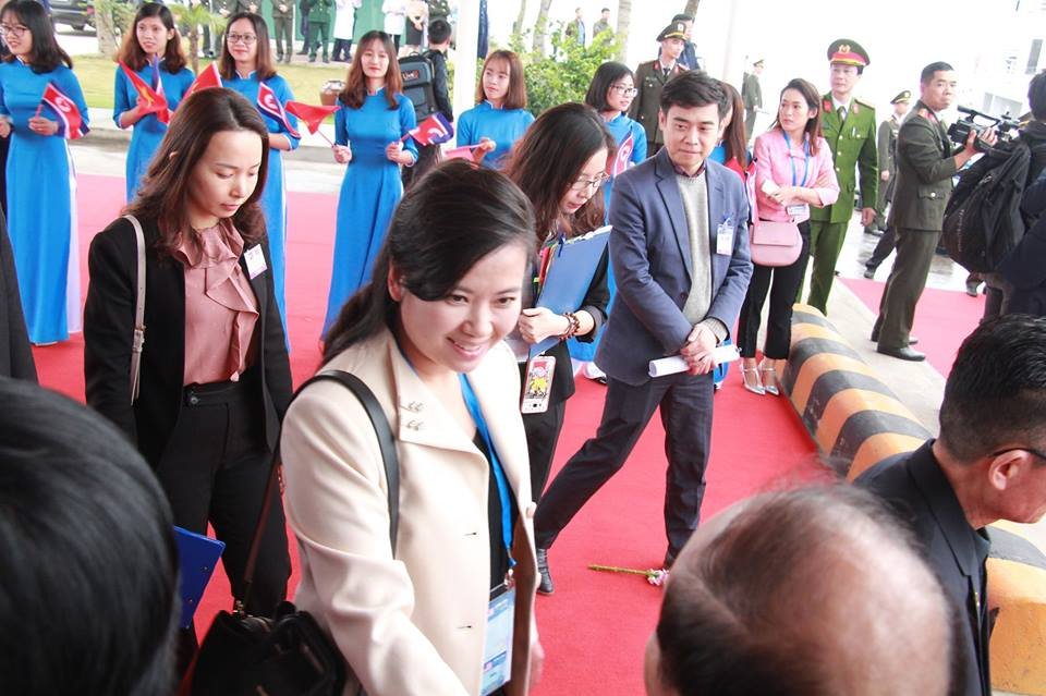 anh-phai-doan-trieu-tien-di-tham-quan-vinh-ha-long