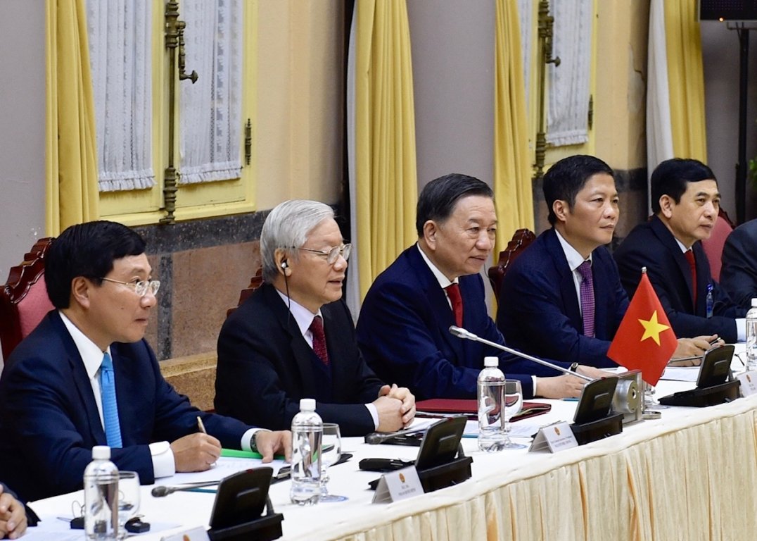 hoat-dong-cua-tong-thong-donald-trump-tai-viet-nam-ngay-dau-thuong-dinh-my-trieu