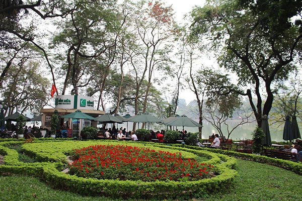 lung-linh-ve-dep-binh-yen-cua-mua-xuan-ha-noi
