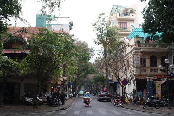 lung-linh-ve-dep-binh-yen-cua-mua-xuan-ha-noi